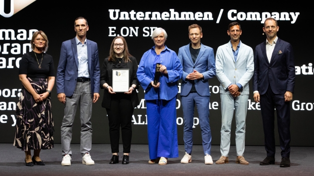 E.ON als 'Corporate Brand of the Year' mit dem German Brand Award geehrt - German Brand Award: E.ON ist 'Corporate Brand of the Year' - Quelle: Yvonne Hartmann